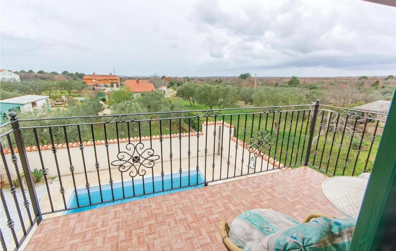 Nice Apartment In Fondole With Wifi 0*,